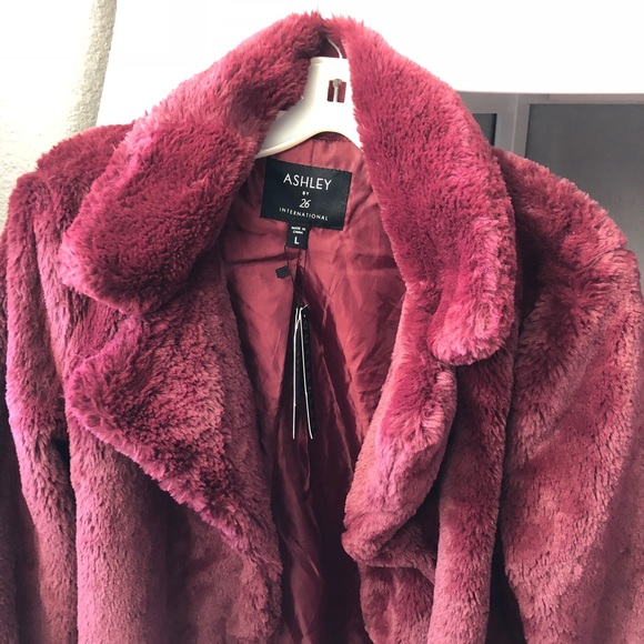 NWT Burgundy Faux Fur Coat Jacket - Picture 2 of 3